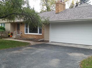 13209 Northridge Rd, Minnetonka, MN 55305