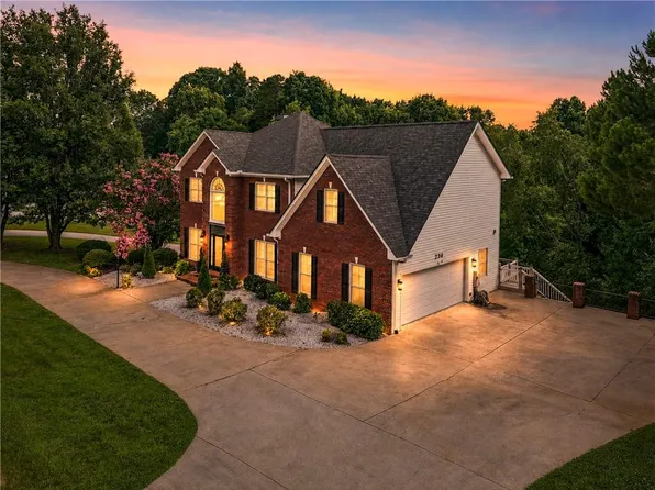 296 Cloudland Rd N, Dahlonega, GA 30533