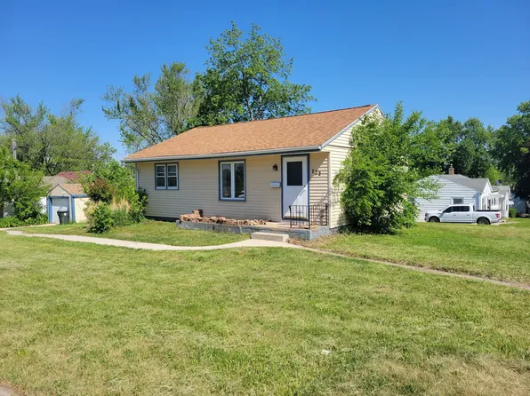 722 Newman Ave, Cedar Falls, IA 50613