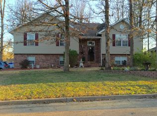 1002 Michel Pl, Aurora, MO 65605