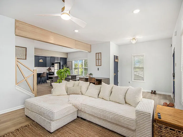 260 Aurora Ave NW — Photo 14