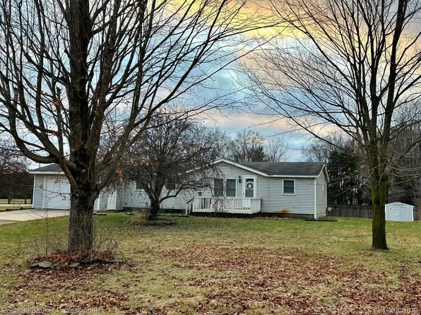 509 N Lake George Rd, Attica, MI 48412