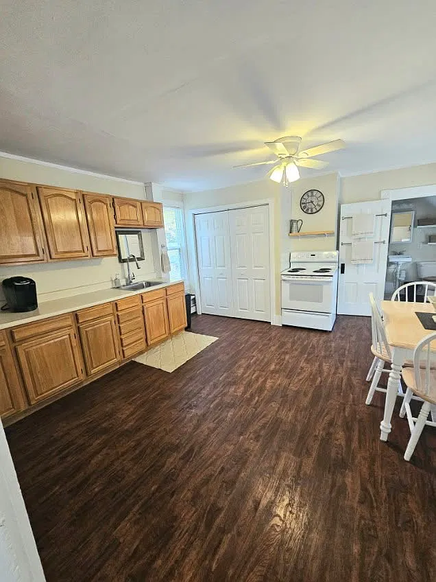 2 bed, $1,650 — Photo 2