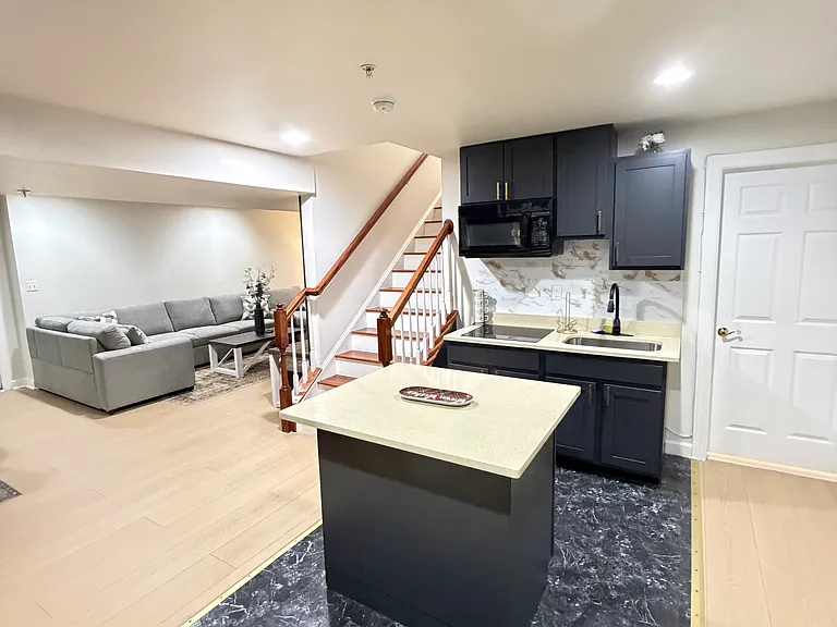 2716 Hollywell Ct — Photo 9