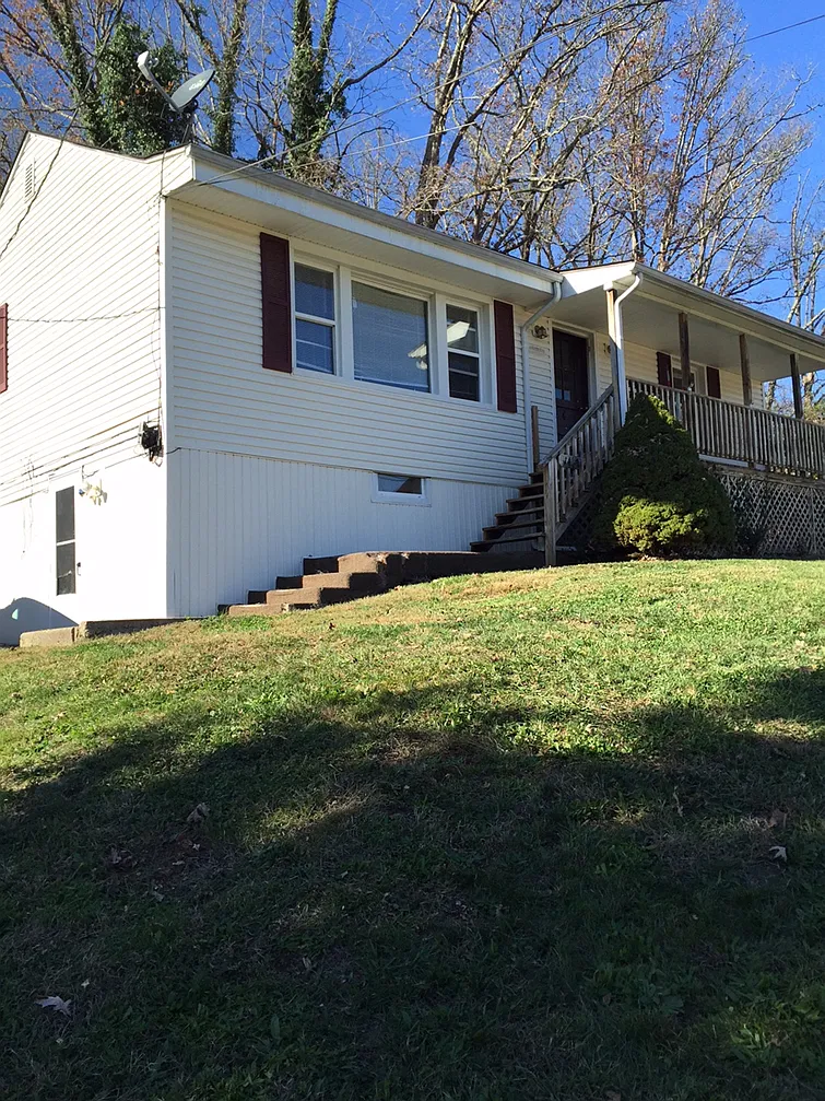 1437 Spring Valley Cir photo 1
