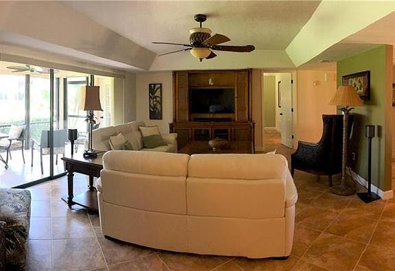 3rd image of 3207 Horse Carriage Way APT 11