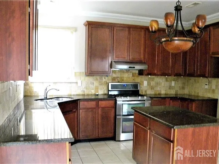 106 Sayreville Blvd S — Photo 7