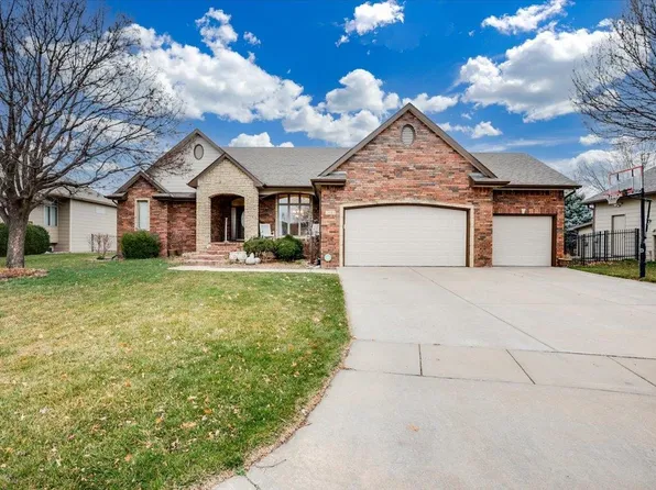3101 N Red Fox Cir, Wichita, KS 67205
