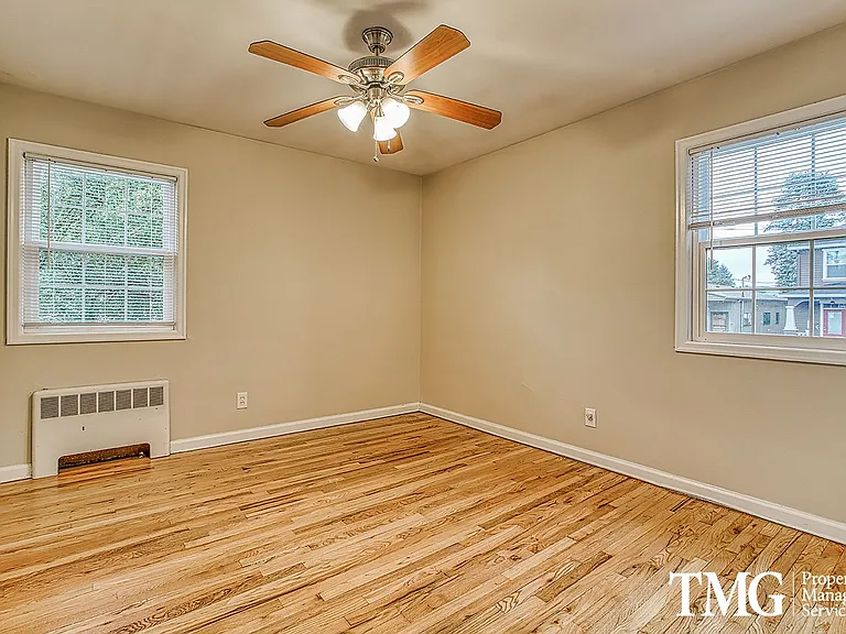Regency Park Apartments — Photo 12