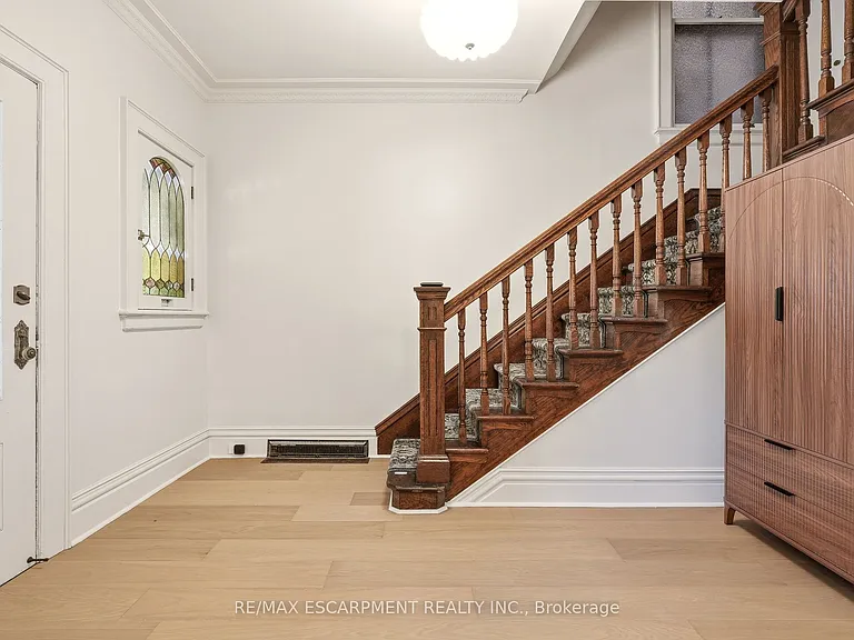 131 Markland St — Photo 6