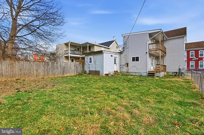 303 N Mulberry St — Photo 9