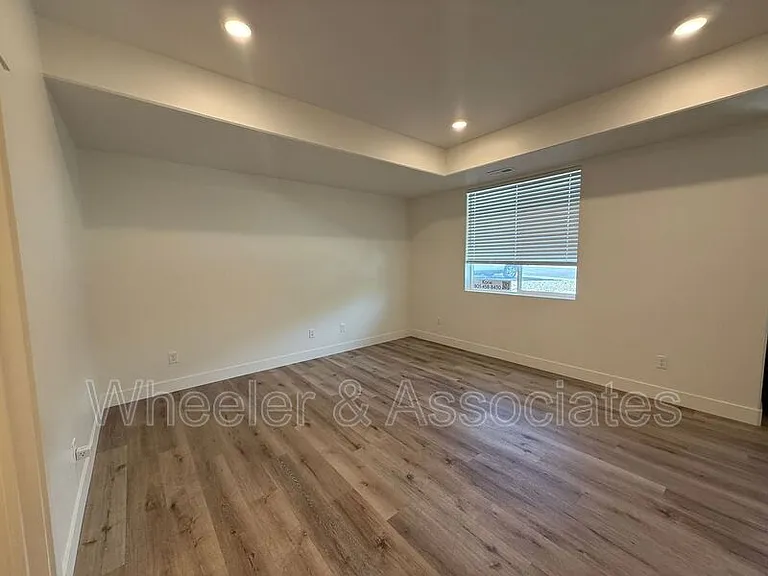 1294 E 1640 S — Photo 28