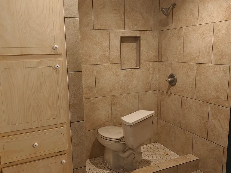 1040 Iola Ave — Photo 9