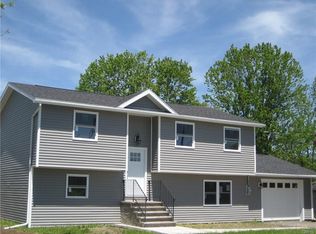 39 Whitcomb Rd, Fulton, NY 13069