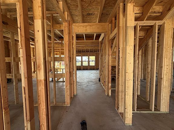 4th image of 205 Comfort Dr