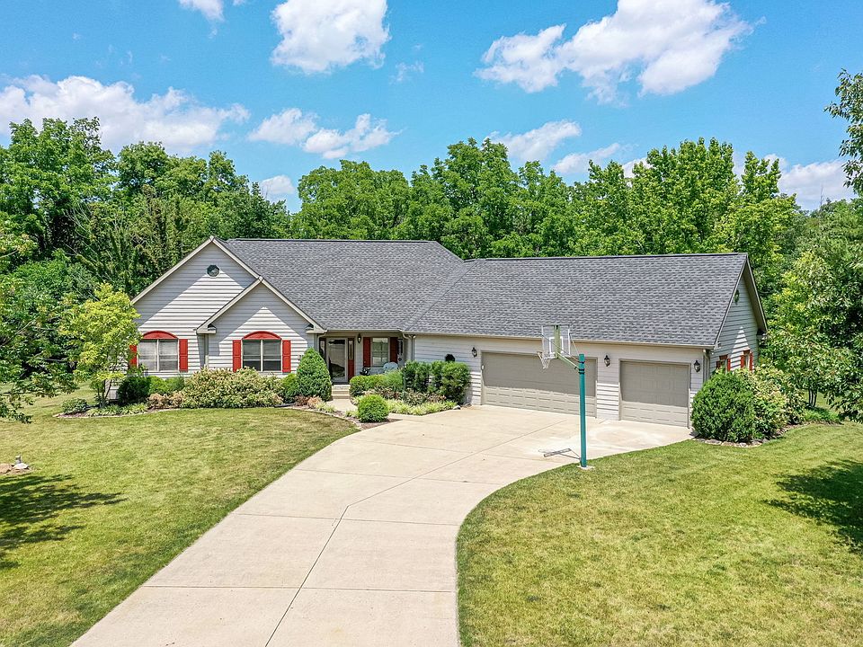 1st image of 704 Countrywood Dr