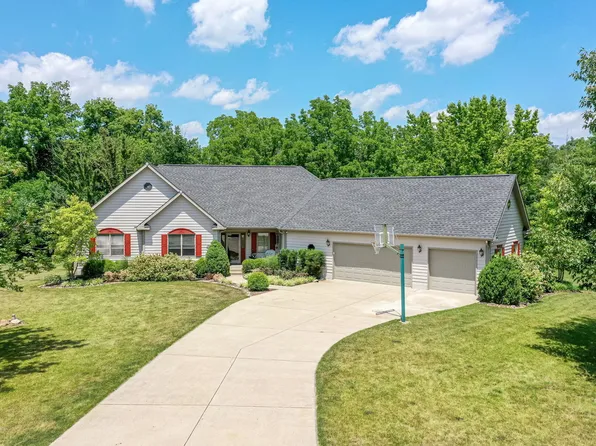 704 Countrywood Dr, Noblesville, IN 46060