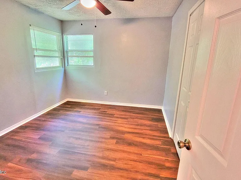 9348 Culpeper Ave — Photo 14