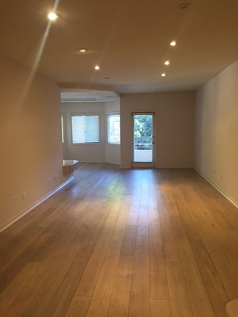 Livingroom unfurnished