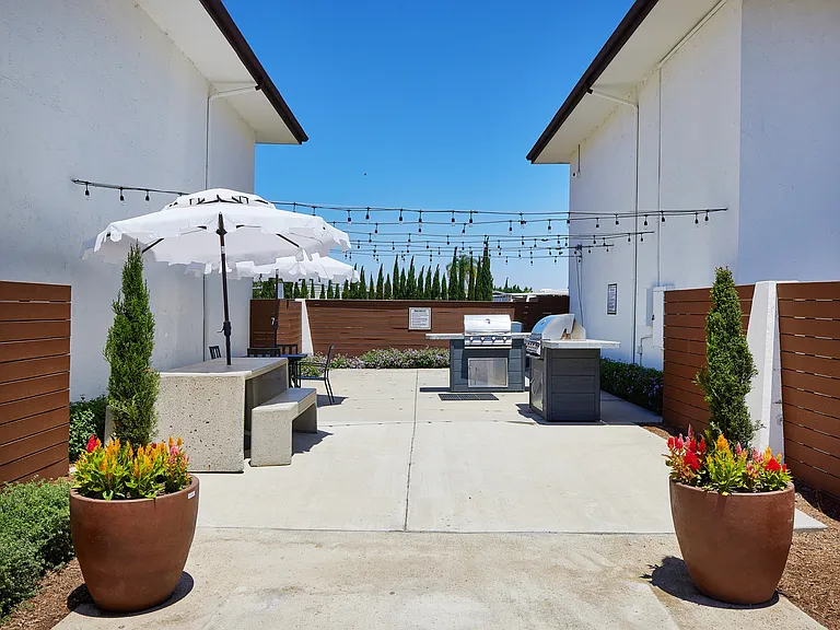 Villa Del Mar Apartments (new) — Photo 10