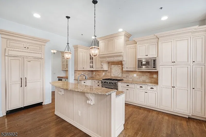 3 bed, 4.0 bath, 3450 sqft, $7,500 — Photo 4