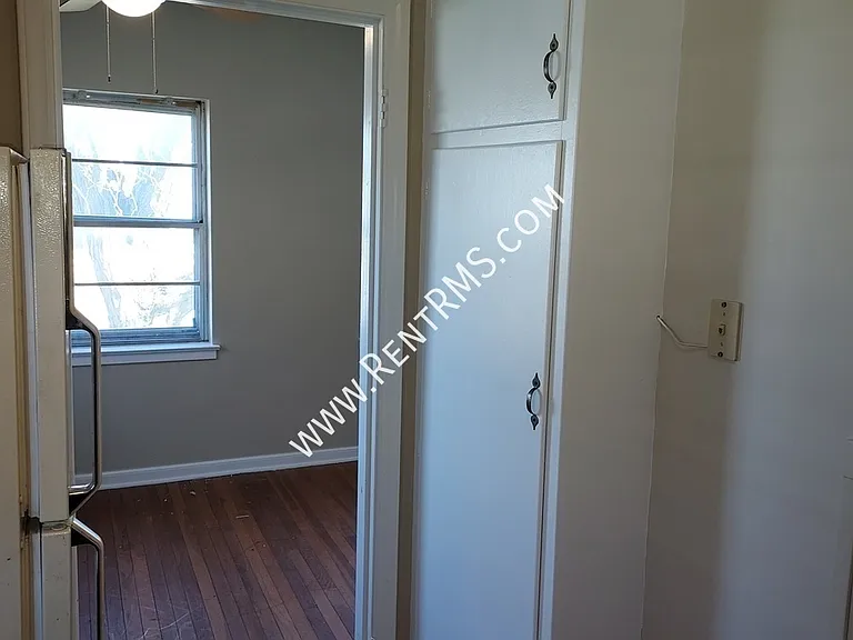 1251 SW Topeka Blvd #15 — Photo 9