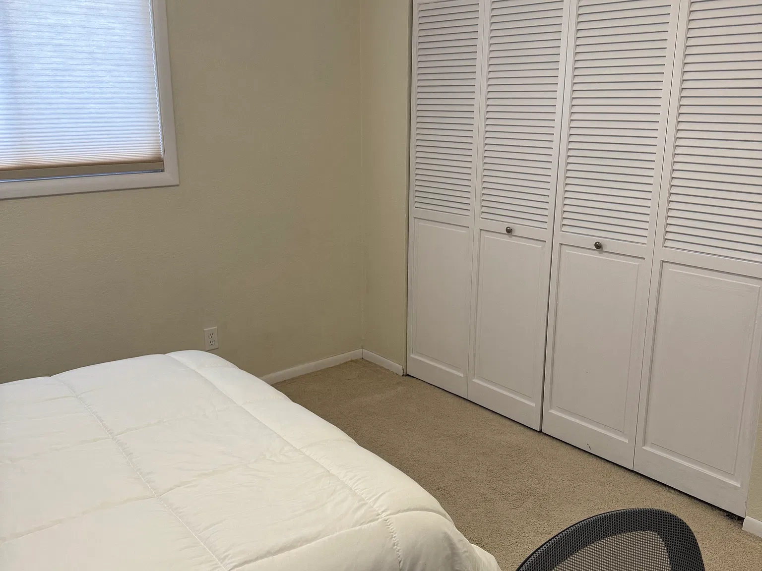 4 bed, 2394 sqft, $1,050 — Photo 4
