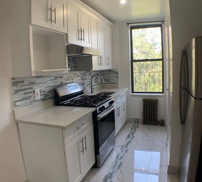 1st image of 149 Leonard St APT 6