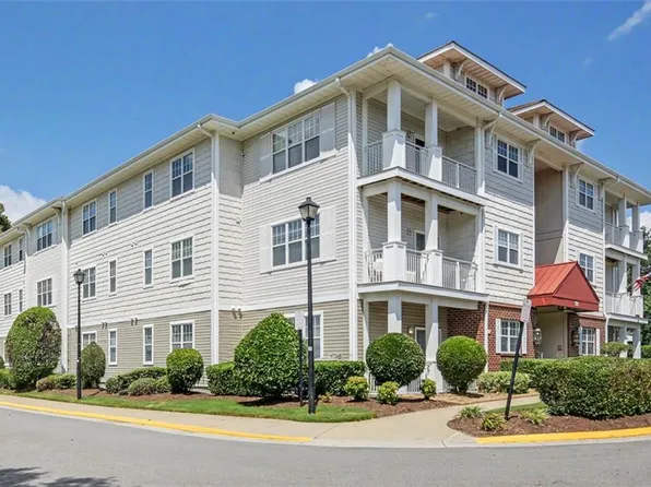 5300 Warminster Dr #101, Virginia Beach, VA 23455