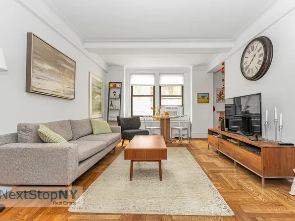 333 East 53rd Street image 2 of 11