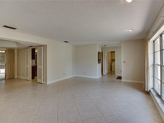 4th image of 525 W Forest Trl