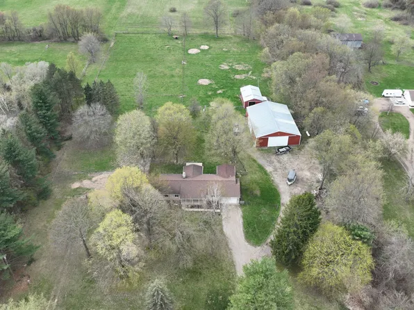 4701 Secord Lake Rd, Leonard, MI 48367