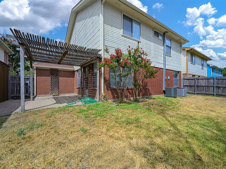 3404 Napolean Ct — Photo 24