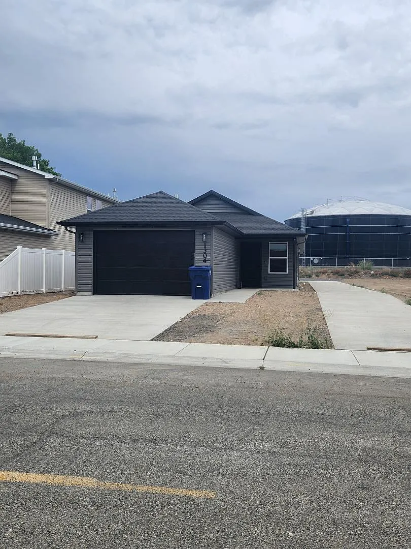 1304 N Buchanan St - B — Photo 4