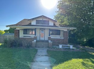 211 Medina Ave, Bertrand, NE 68927