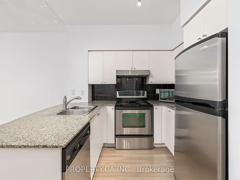 231 Fort York Blvd #223 — Photo 7