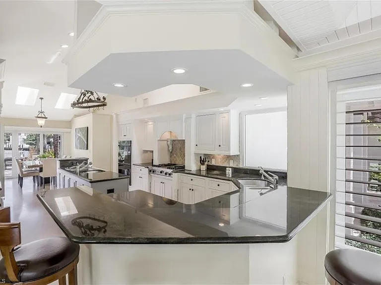 655 Galleon Dr — Photo 11