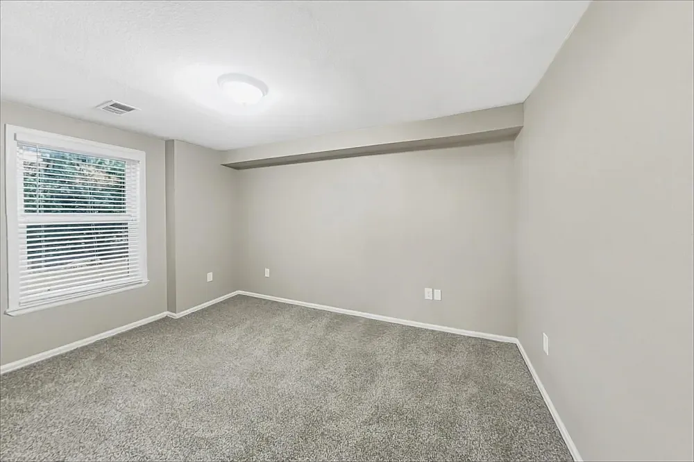 4 bed, 2.5 bath, 1960 sqft, $1,800 — Photo 4