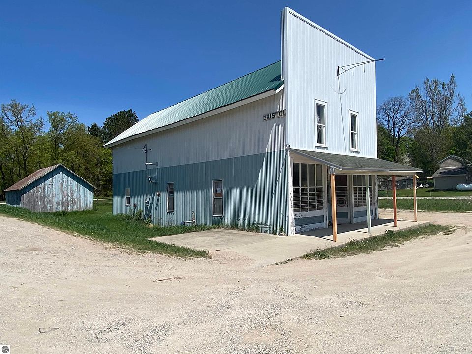 10978 E Eight Mile Rd, Luther, MI 49656 MLS 1911030 Zillow