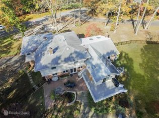 35 Juneau Blvd, Woodbury, NY 11797