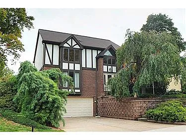 411 Tyburn Dr photo 1