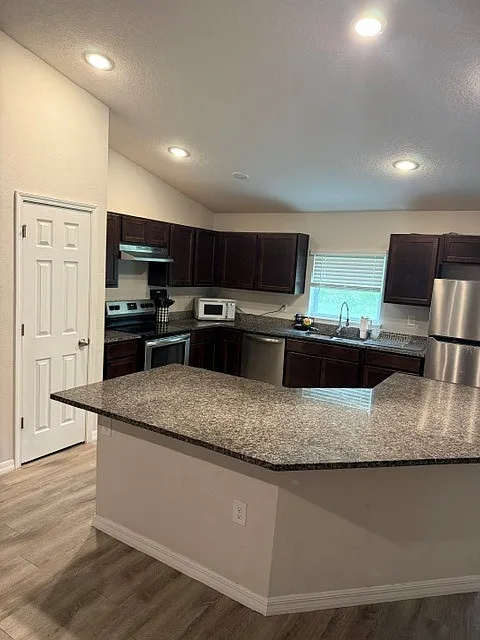 4 bed, 1617 sqft, $1,995 — Photo 4