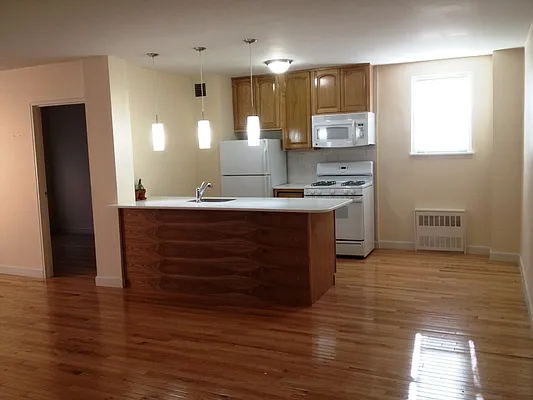 Rented by Prime Realty | media 7