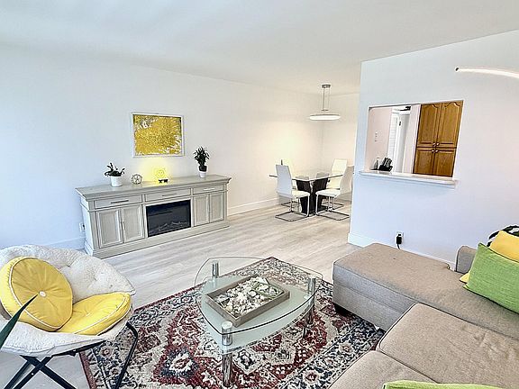 4th image of 78 Harwood H Crescent