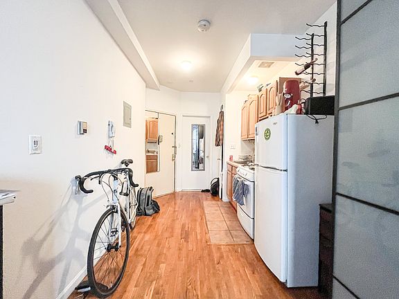 4th image of 186 Orchard St APT 2FS