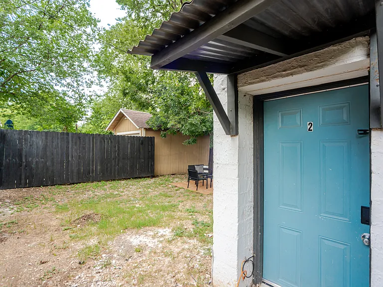 2737 Stuart Dr #2 — Photo 29