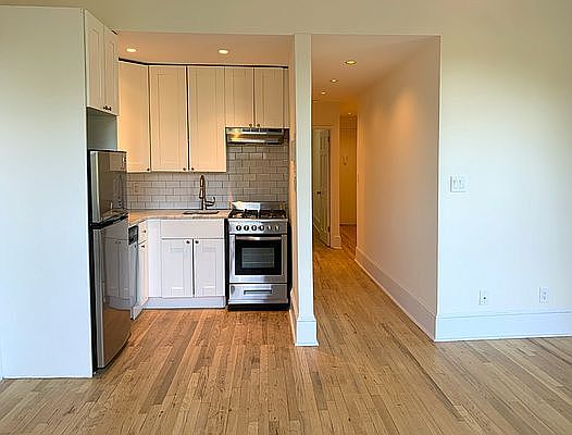 3rd image of 293 Central Park W APT 5E