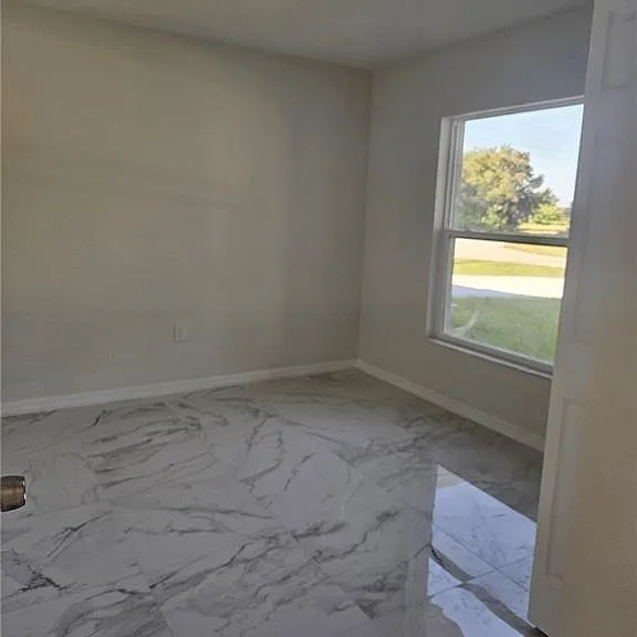 399 Carrillon Ave S — Photo 10