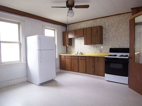 4th image of 530 Penora St