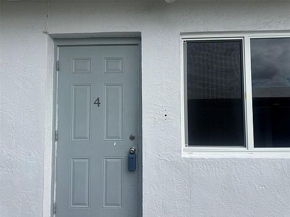 4th image of 6109 SW 30th St APT 4